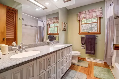 Bath - 1807 E River Rd, Marion, OH 43302 photo 6 of 7