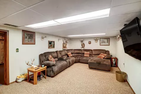 Living - 1807 E River Rd, Marion, OH 43302 photo 6 of 6