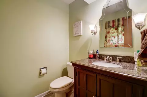 Bath - 1807 E River Rd, Marion, OH 43302 photo 1 of 7