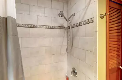 Bath - 1807 E River Rd, Marion, OH 43302 photo 7 of 7