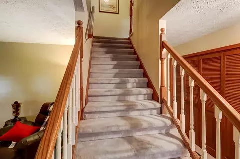 Entry Way - 1807 E River Rd, Marion, OH 43302 photo 2 of 4