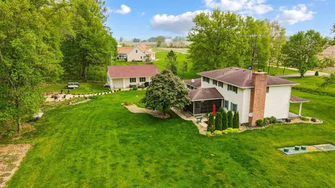Exterior - 1807 E River Rd, Marion, OH 43302 photo 2 of 13