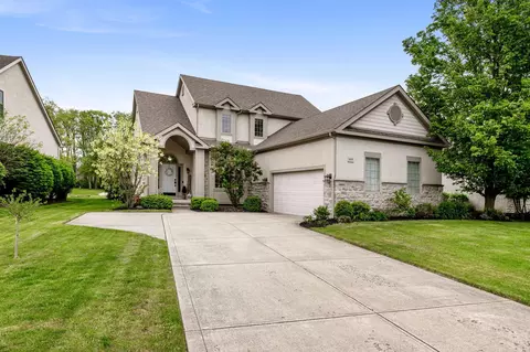 689 Covered Bridge Dr, Delaware, OH 43015