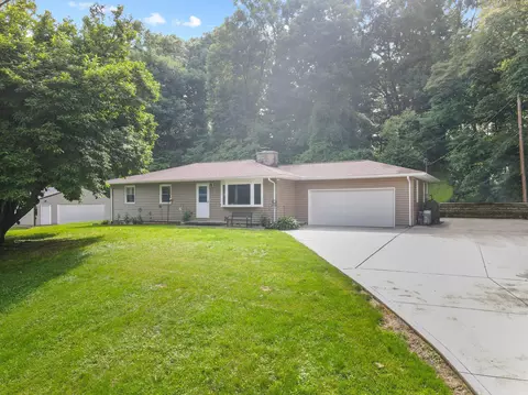 2375 W Audrey Dr, Newark, OH 43055