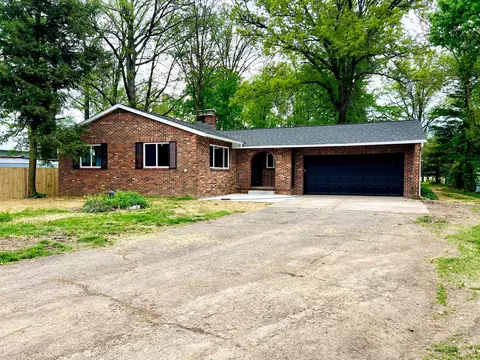 240 Blueview Dr SW, Etna, OH 43068