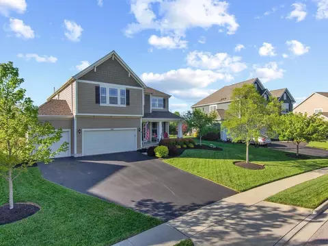 6142 Weeping Rock Dr, Lewis Center, OH 43035