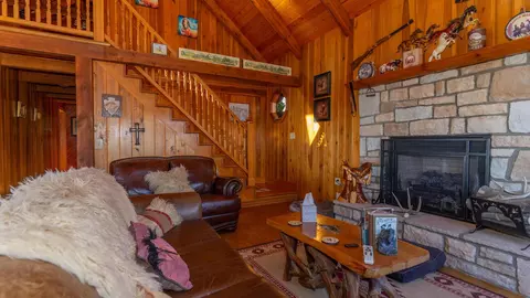 Living - 9055 Millertown Rd SE, Glouster, OH 45732 photo 4 of 7