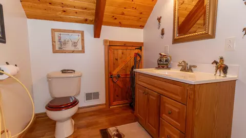 Bath - 9055 Millertown Rd SE, Glouster, OH 45732 photo 1 of 4