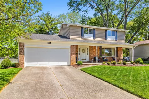 560 Leacrest Pl E, Westerville, OH 43081