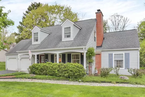 516 Yorkshire Dr, Newark, OH 43055