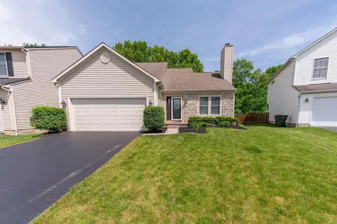8702 Woodwind Dr, Lewis Center, OH 43035