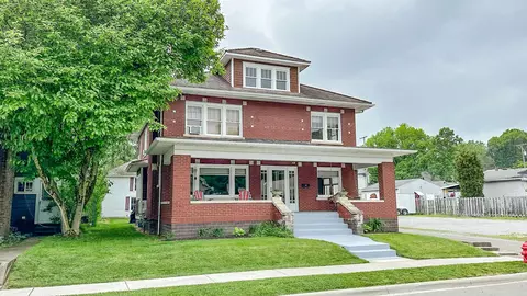 407 N Walnut St, Logan, OH 43138