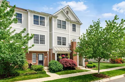 6016 Turnwood Dr #706, Westerville, OH 43081