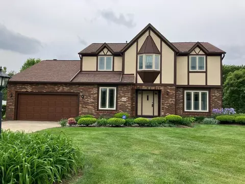 8633 Chateau Dr, Pickerington, OH 43147