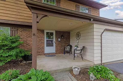80 Kennebec Pl E, Westerville, OH 43081 photo 4