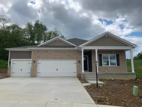 146 Oak Valley Blvd, Newark, OH 43055