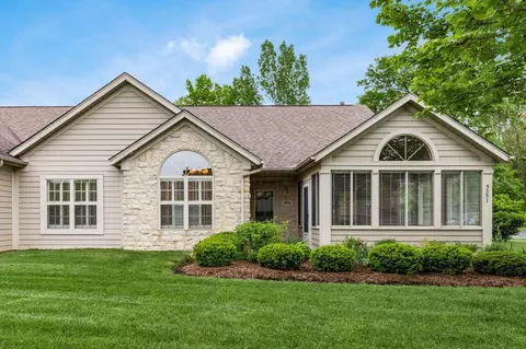 5551 Meadowood Ln, Westerville, OH 43082