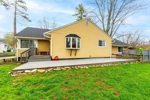 Exterior - 835 Dartmouth Dr, Circleville, OH 43113 photo 11 of 13