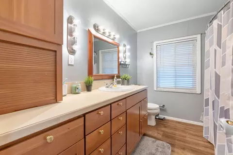 Bath - 835 Dartmouth Dr, Circleville, OH 43113 photo 4 of 6