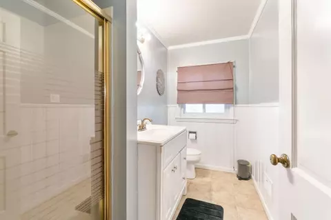Bath - 835 Dartmouth Dr, Circleville, OH 43113 photo 1 of 6