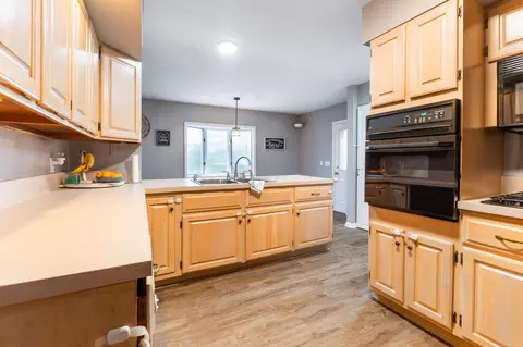 Kitchen - 835 Dartmouth Dr, Circleville, OH 43113 photo 1 of 6