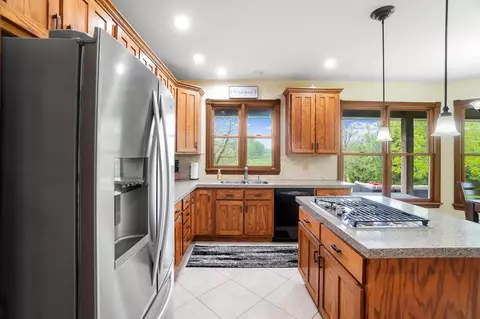 Kitchen - 7405 Long Pond Rd, Cable, OH 43009 photo 2 of 7