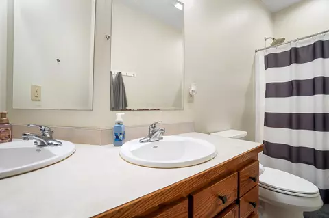 Bath - 7405 Long Pond Rd, Cable, OH 43009 photo 8 of 12