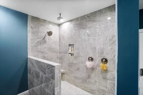 Bath - 7405 Long Pond Rd, Cable, OH 43009 photo 12 of 12