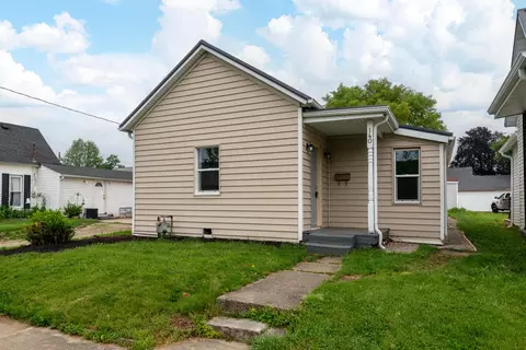 140 N Market St, Mount Sterling, OH 43143