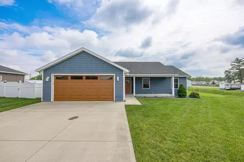 6864 Creekview Ct, Huntsville, OH 43324