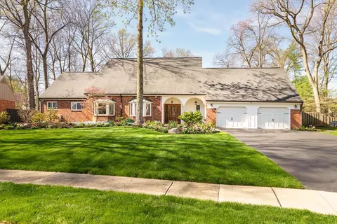 2100 Sheringham Rd, Columbus, OH 43220