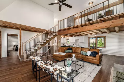 12467 National Rd SE, Thornville, OH 43076