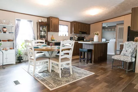 112 Richard Dr, Pataskala, OH 43062