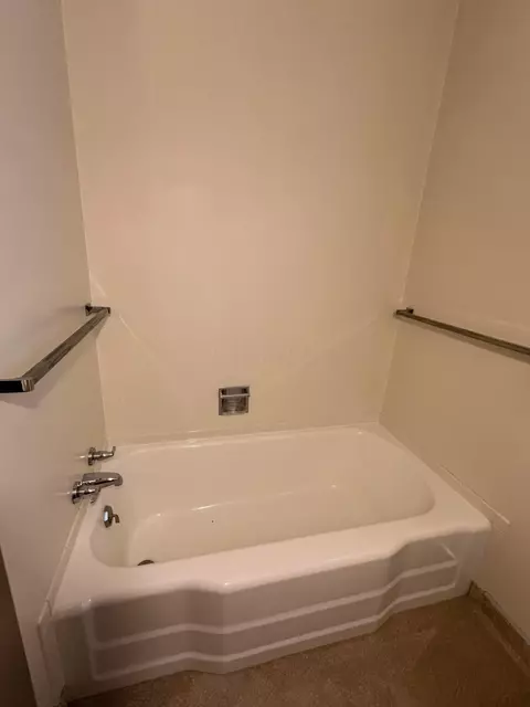 Bath - 552 Northridge Rd, Circleville, OH 43113 photo 4 of 4