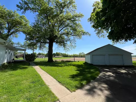 Exterior - 552 Northridge Rd, Circleville, OH 43113 photo 2 of 3