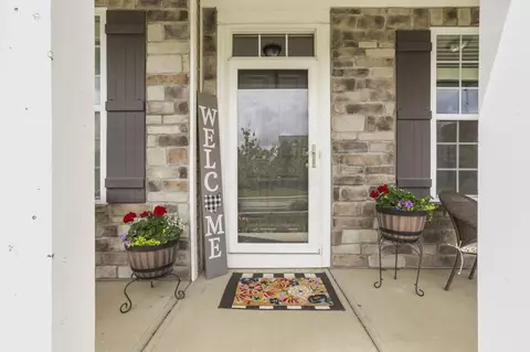 Entry Way - 652 Green Forest Pl, Lithopolis, OH 43136 photo 1 of 5