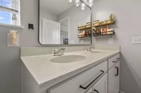 Bath - 652 Green Forest Pl, Lithopolis, OH 43136 photo 8 of 8