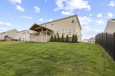 Exterior - 652 Green Forest Pl, Lithopolis, OH 43136 photo 10 of 10