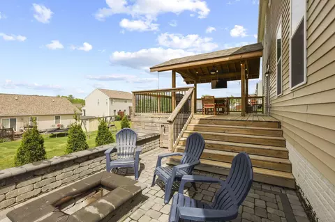 Exterior - 652 Green Forest Pl, Lithopolis, OH 43136 photo 3 of 10