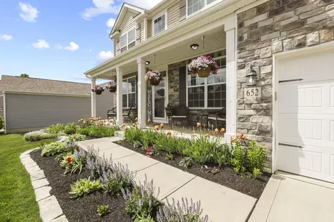 Exterior - 652 Green Forest Pl, Lithopolis, OH 43136 photo 2 of 10