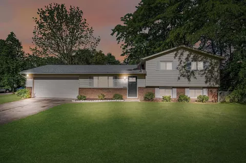 6649 Karl Rd, Columbus, OH 43229