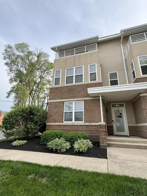 1388 Lower Green Cir, Columbus, OH 43212