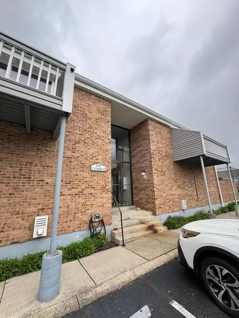 105 E Ticonderoga Dr #1F, Westerville, OH 43081