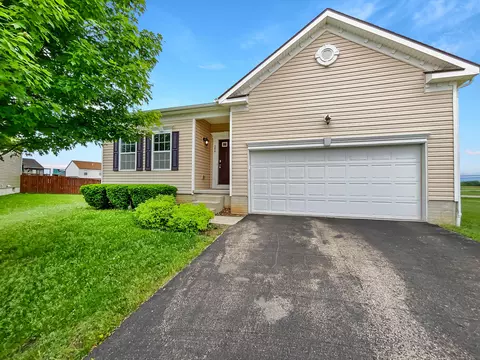 346 Karst Cir, Ashville, OH 43103