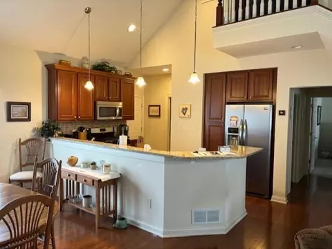 7680 Golden Wheat Ln, Westerville, OH 43082