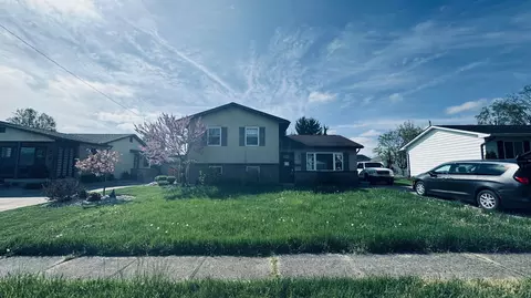 655 Crescent Dr, West Jefferson, OH 43162