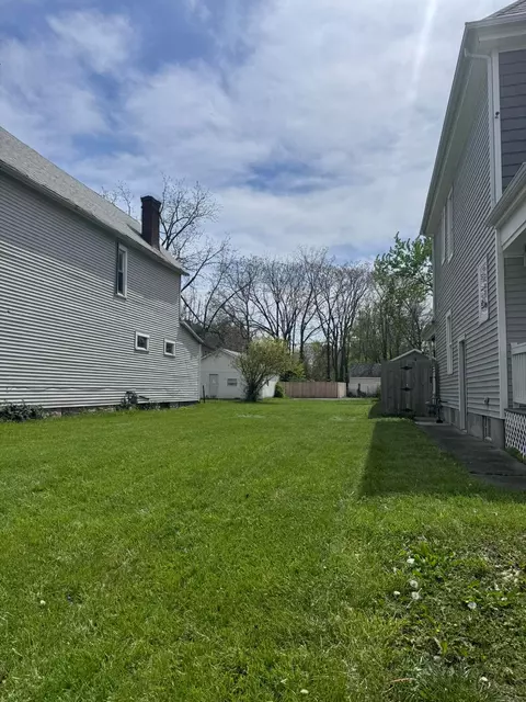 879 E Livingston Ave, Columbus, OH 43206