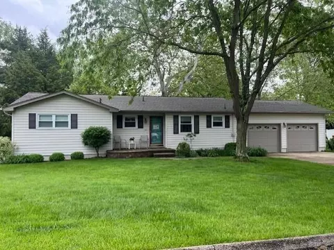 488 Lynwood Ln, Lancaster, OH 43130