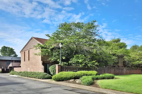 3131 Arlingtowne Ln #3, Columbus, OH 43221