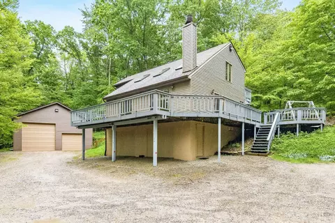 970 Taos Ln, Sugar Grove, OH 43155